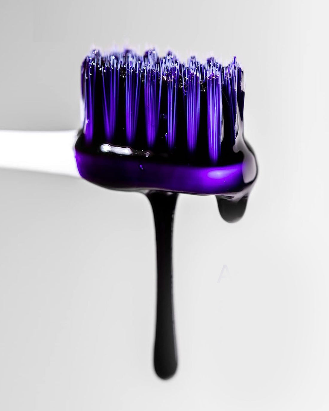 Sensibilizarea dinților după albirea acasă cu pastă corectoare sau benzi de albire cu ingrediente naturale fără peroxid